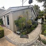 Oasis Private Entry Suite, Pool, Jacuzzi And More