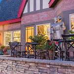 San Luis Creek Lodge