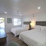 Lamplighter Inn & Suites