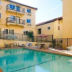Hotel Lamplighter &
