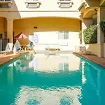 Hotel Lamplighter & 3*
