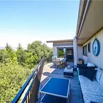 Luxury 5-Bd W/ Great Views Near Downtown & Campus