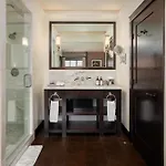 Granada Hotel & Bistro