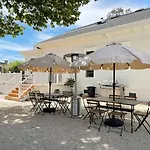 Edna Estate, Sleeps 17, Hot Tub