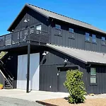 Black Barn Ranch Hill Views Downtown Close