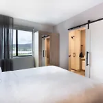 Springhill By Marriott 3*