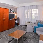 Courtyard By Marriott Hotel