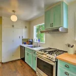 Central San Luis Obispo Home With Garden And Yard!
