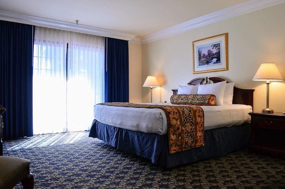 Sands & Hotel San Luis Obispo
