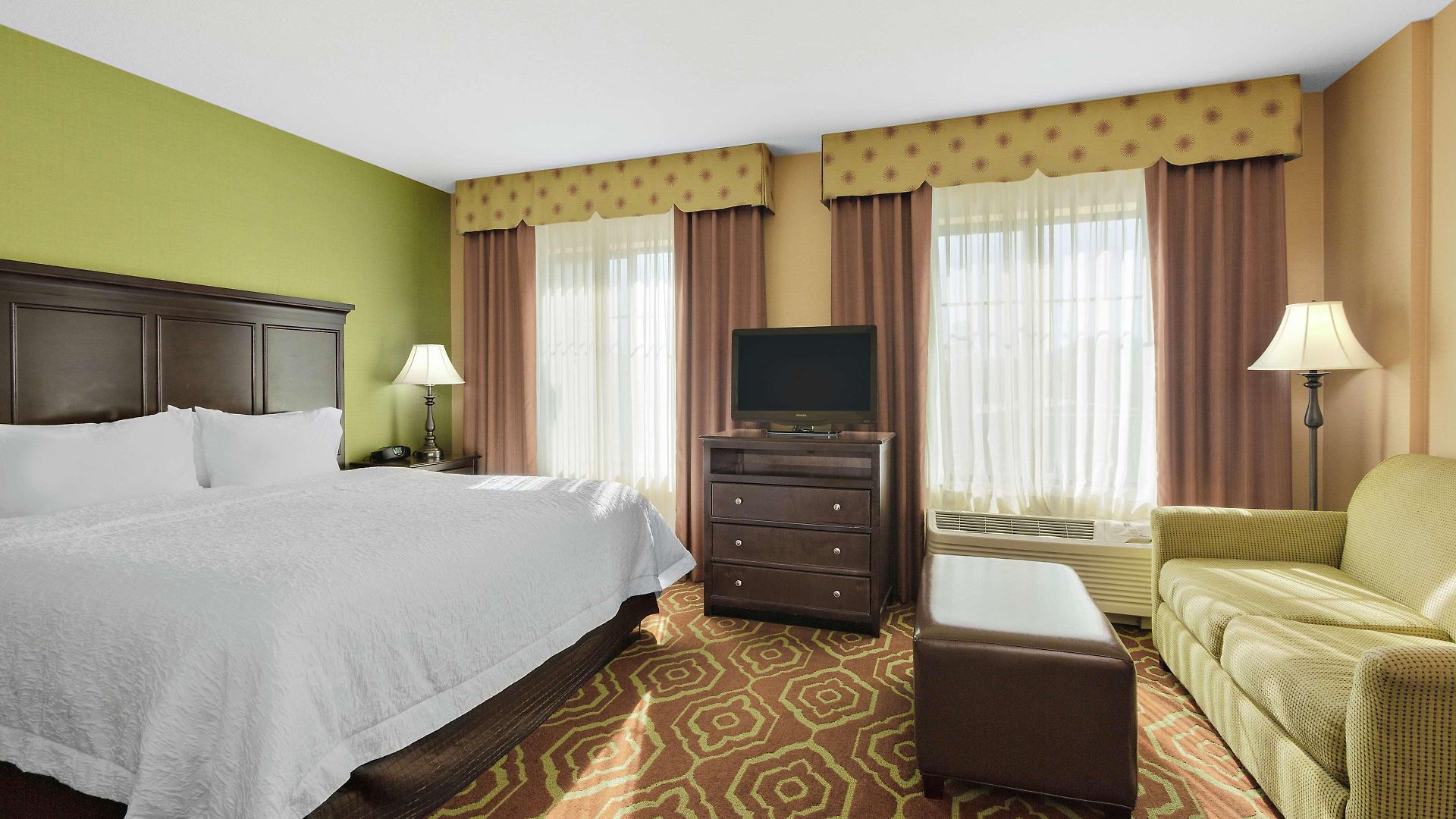 Hampton & Hotel 3*