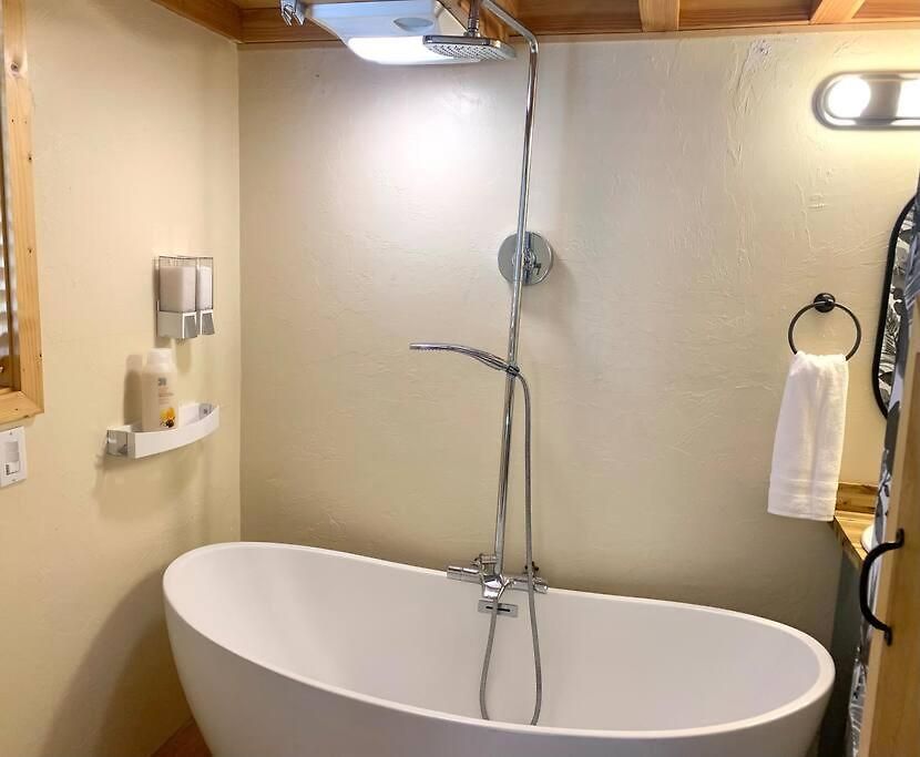 Sunshine Tiny And Loft Close To Downtown Holiday home *