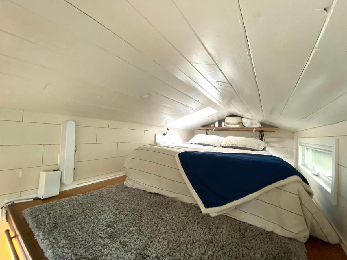 Holiday home Lofted Bedroom Teal Tiny With Creek Views