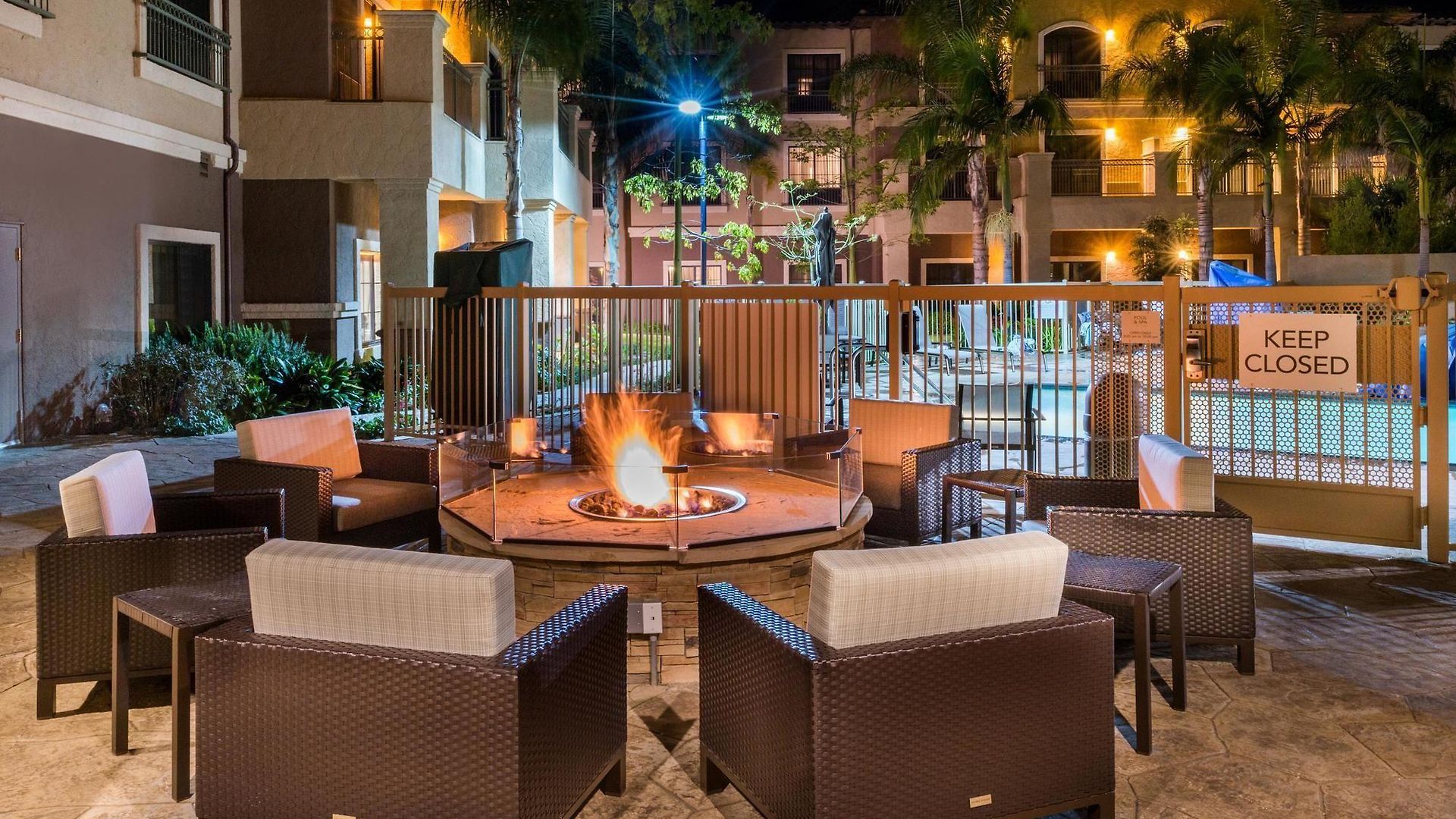 Courtyard By Marriott
