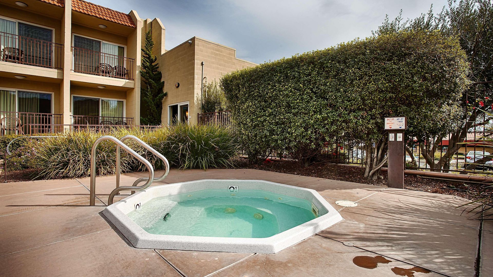 Western Royal Oak 3* San Luis Obispo