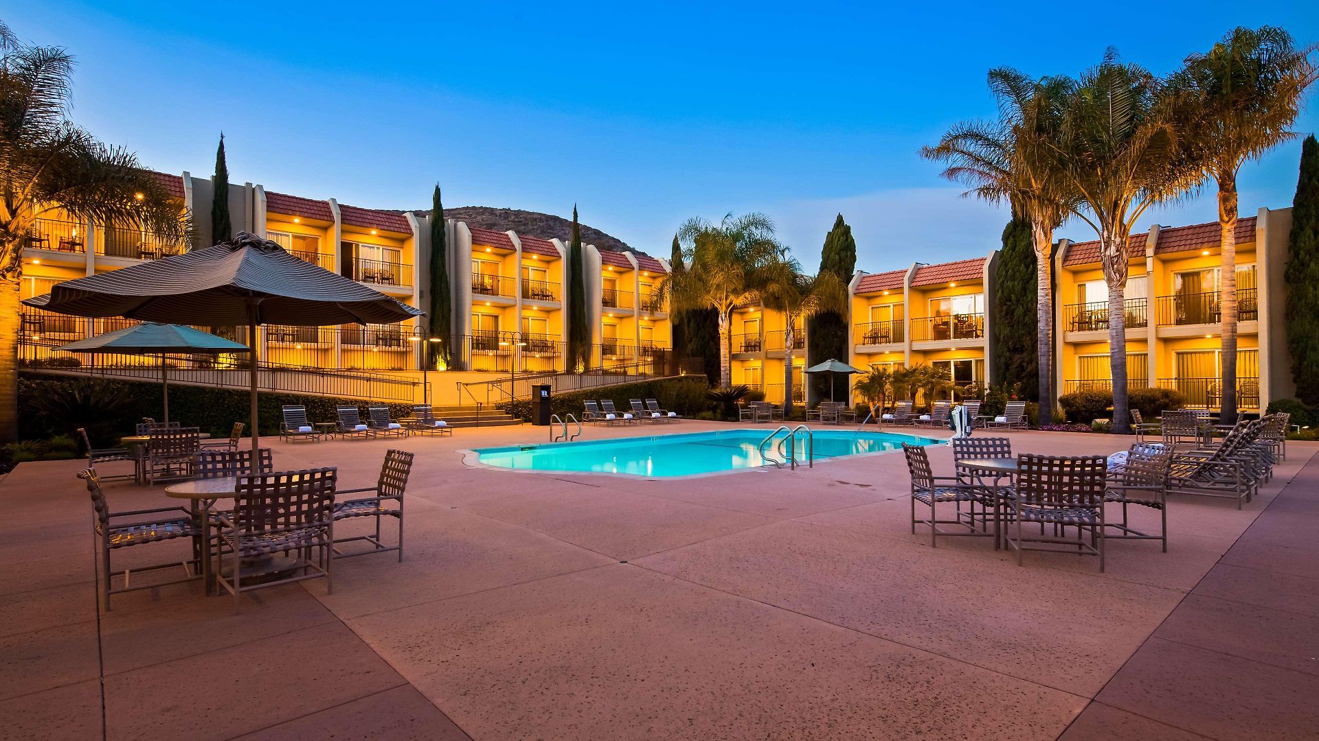 Western Royal Oak 3* San Luis Obispo