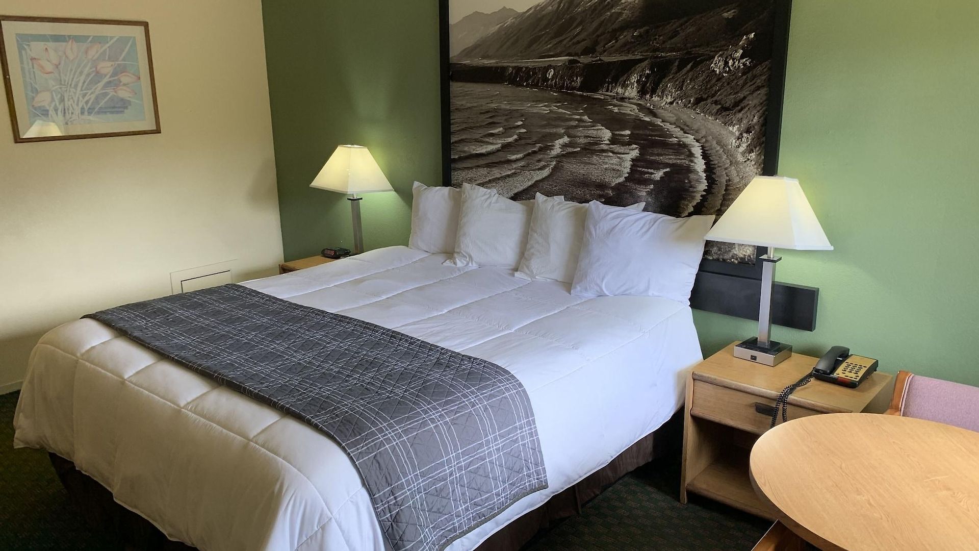 Mission Hotel *