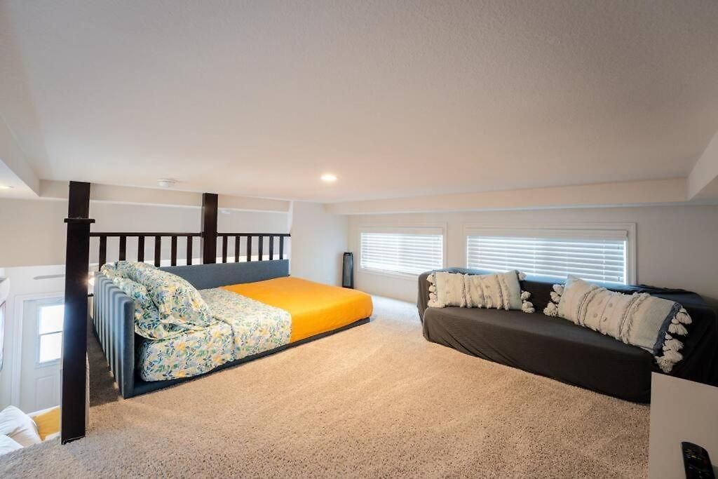 Coastal Tiny House 2 Queen Beds Loft San Luis Obispo