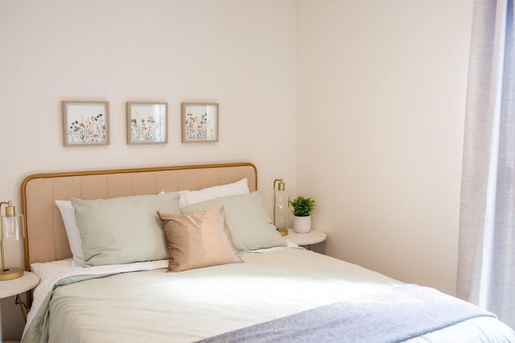 Modern 2-bedroom Eucalyptus House Holiday home *