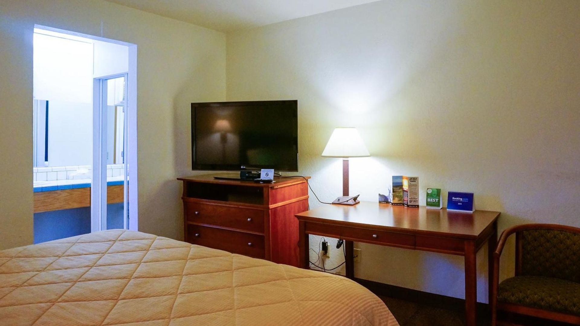 Hotel Lamplighter &
