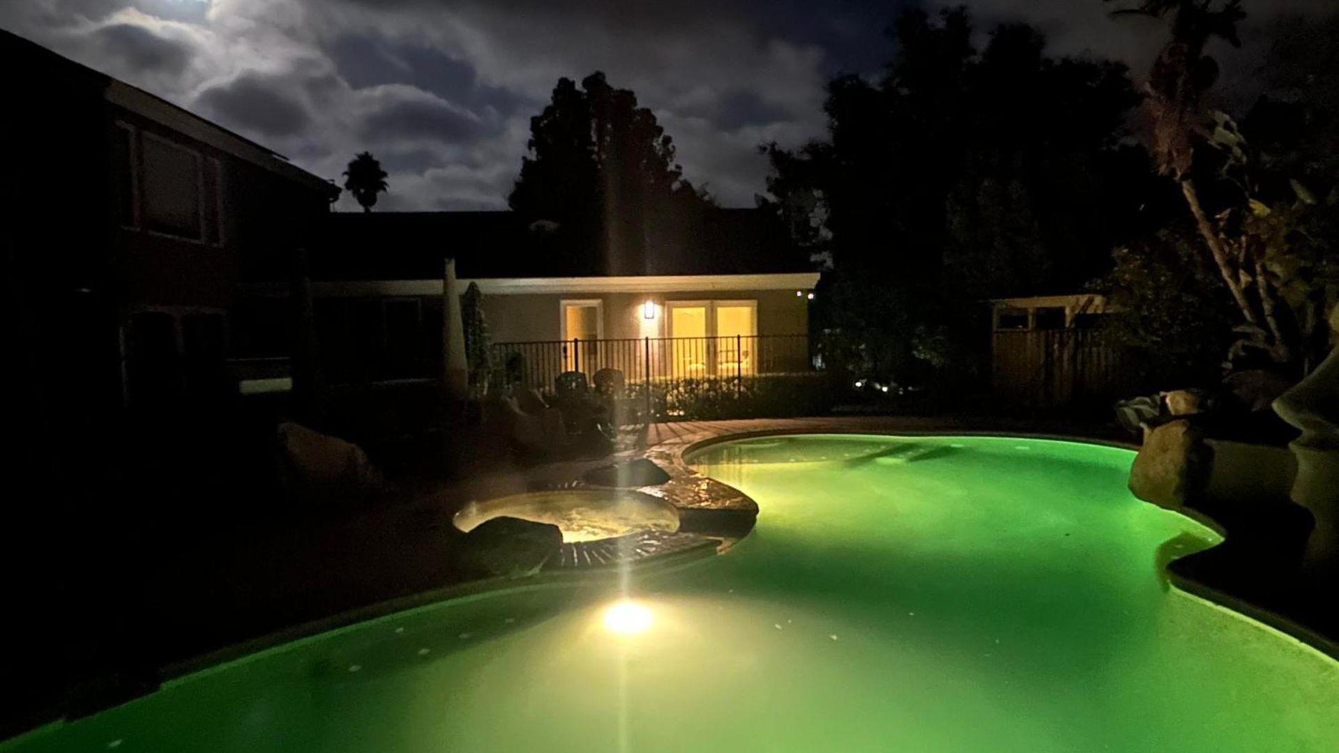 Oasis Private Entry Suite, Pool, Jacuzzi And Homestay San Luis Obispo