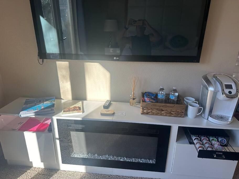 Homestay Oasis Private Entry Suite, Pool, Jacuzzi And