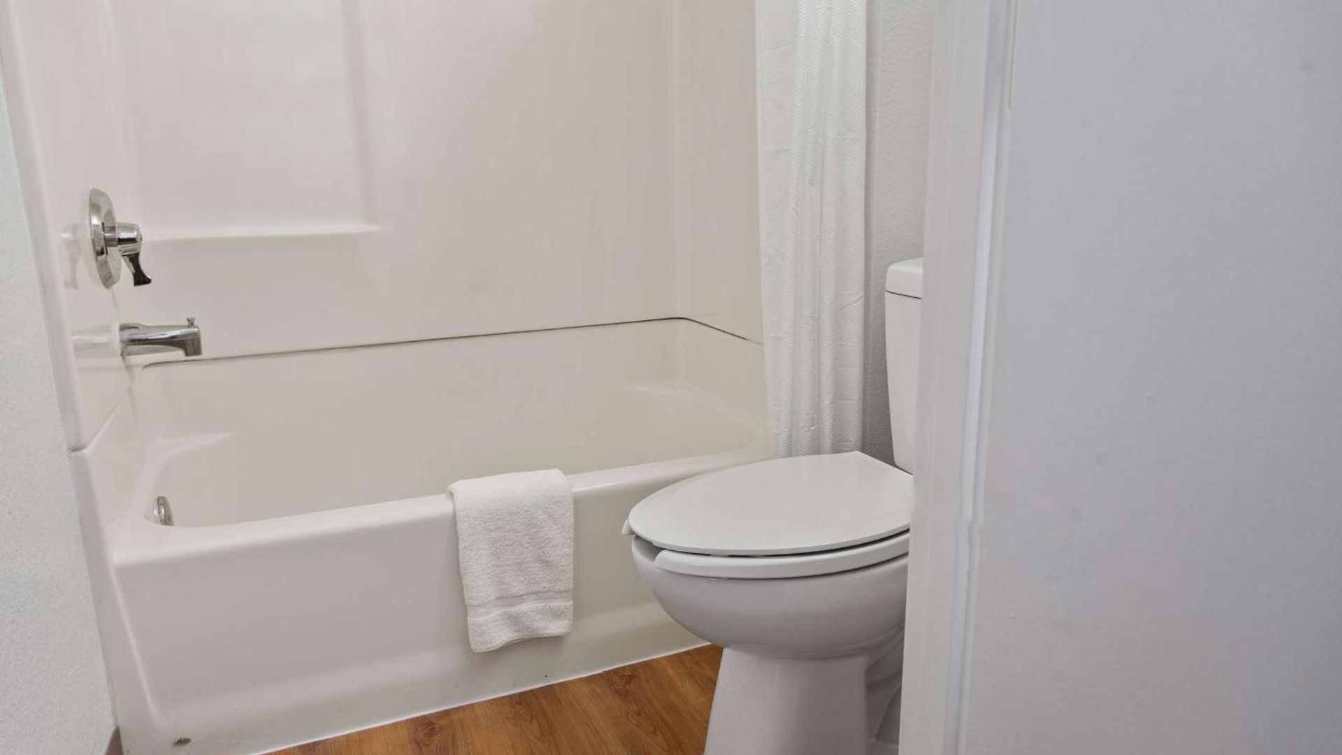 6 San Luis Obispo, Ca South Hotel 2*