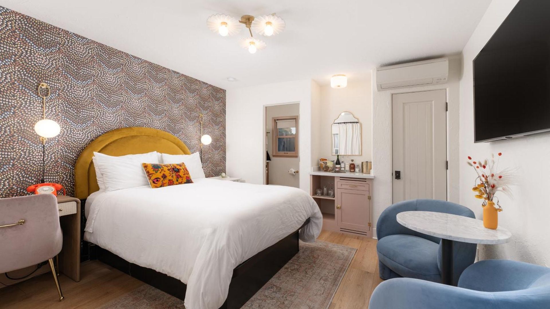 Bed & Breakfast Petit Soleil - Bed, Breakfast And Bar 4*