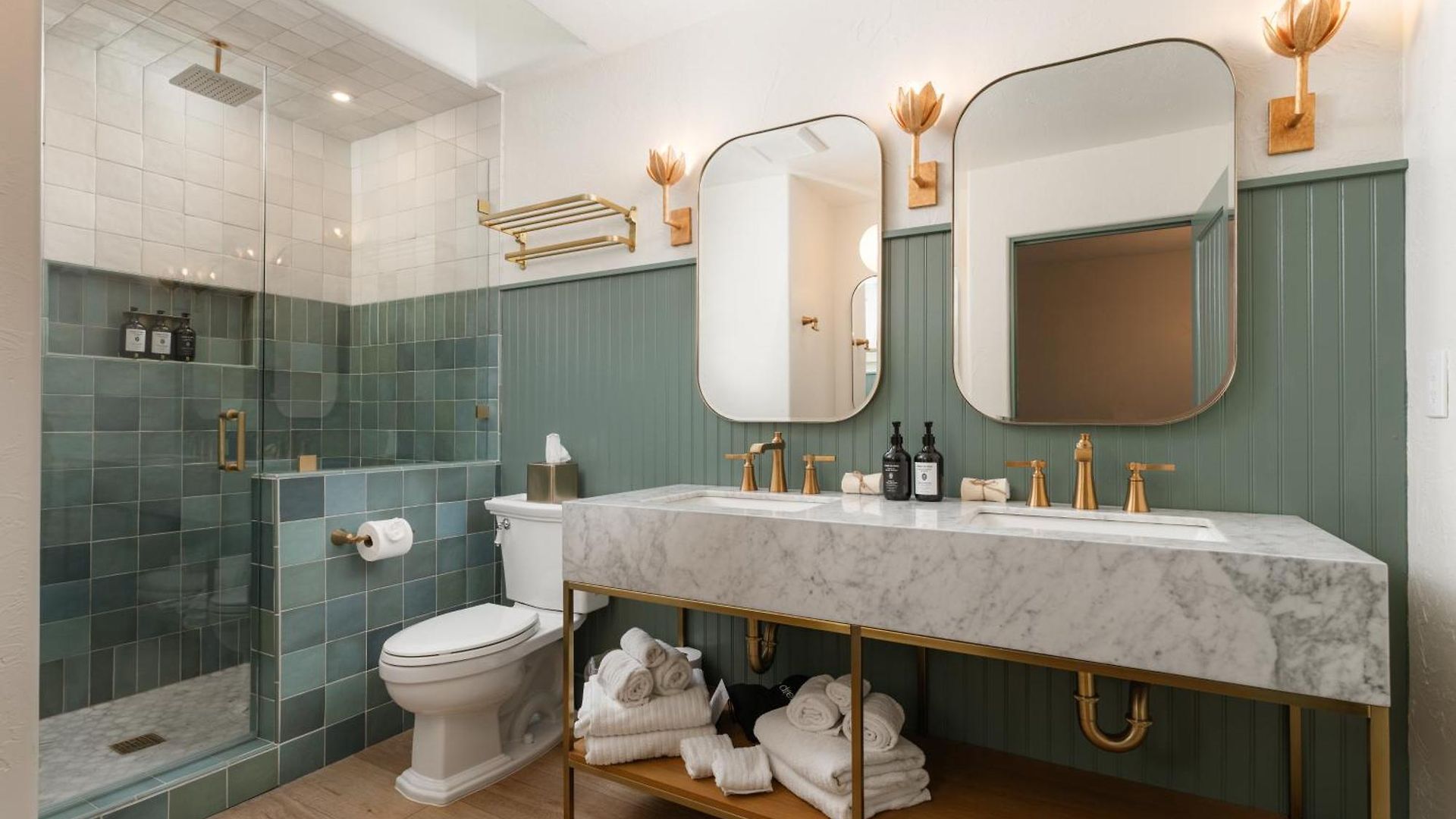 Petit Soleil - Bed, Breakfast And Bar Bed & Breakfast
