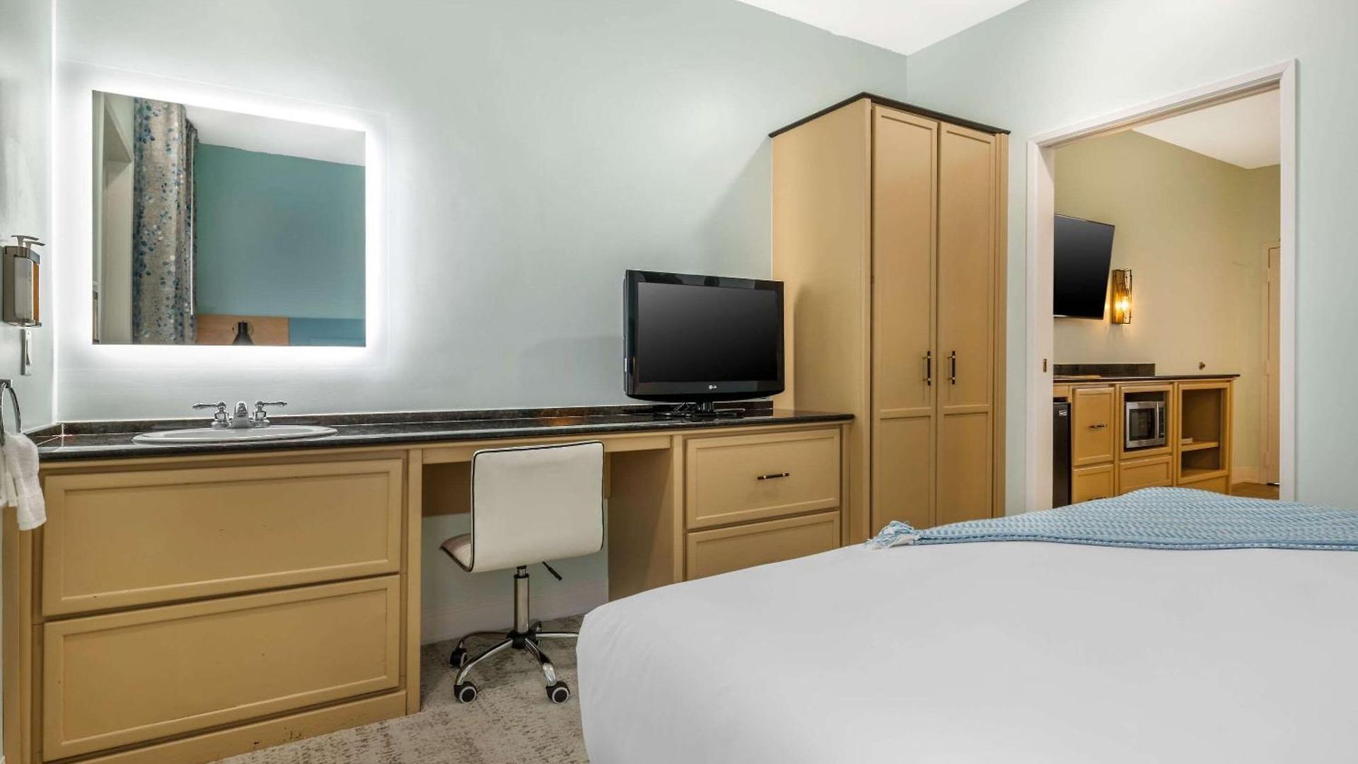 Quality Downtown Hotel