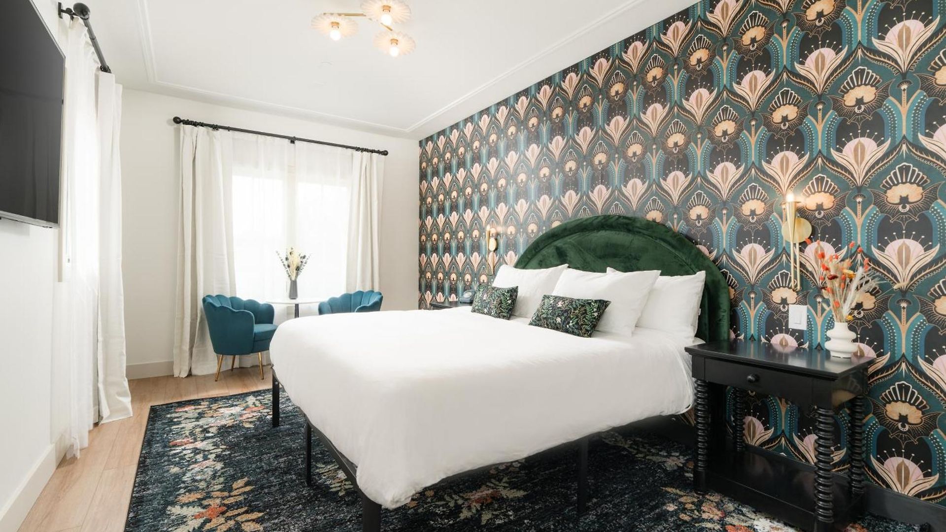 Bed & Breakfast Petit Soleil - Bed, Breakfast And Bar San Luis Obispo
