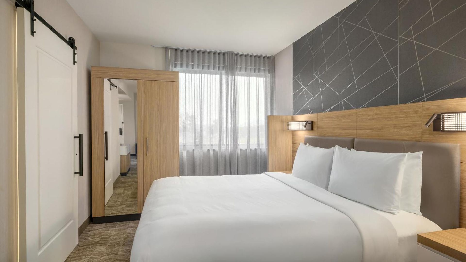 Hotel Springhill By Marriott 3*