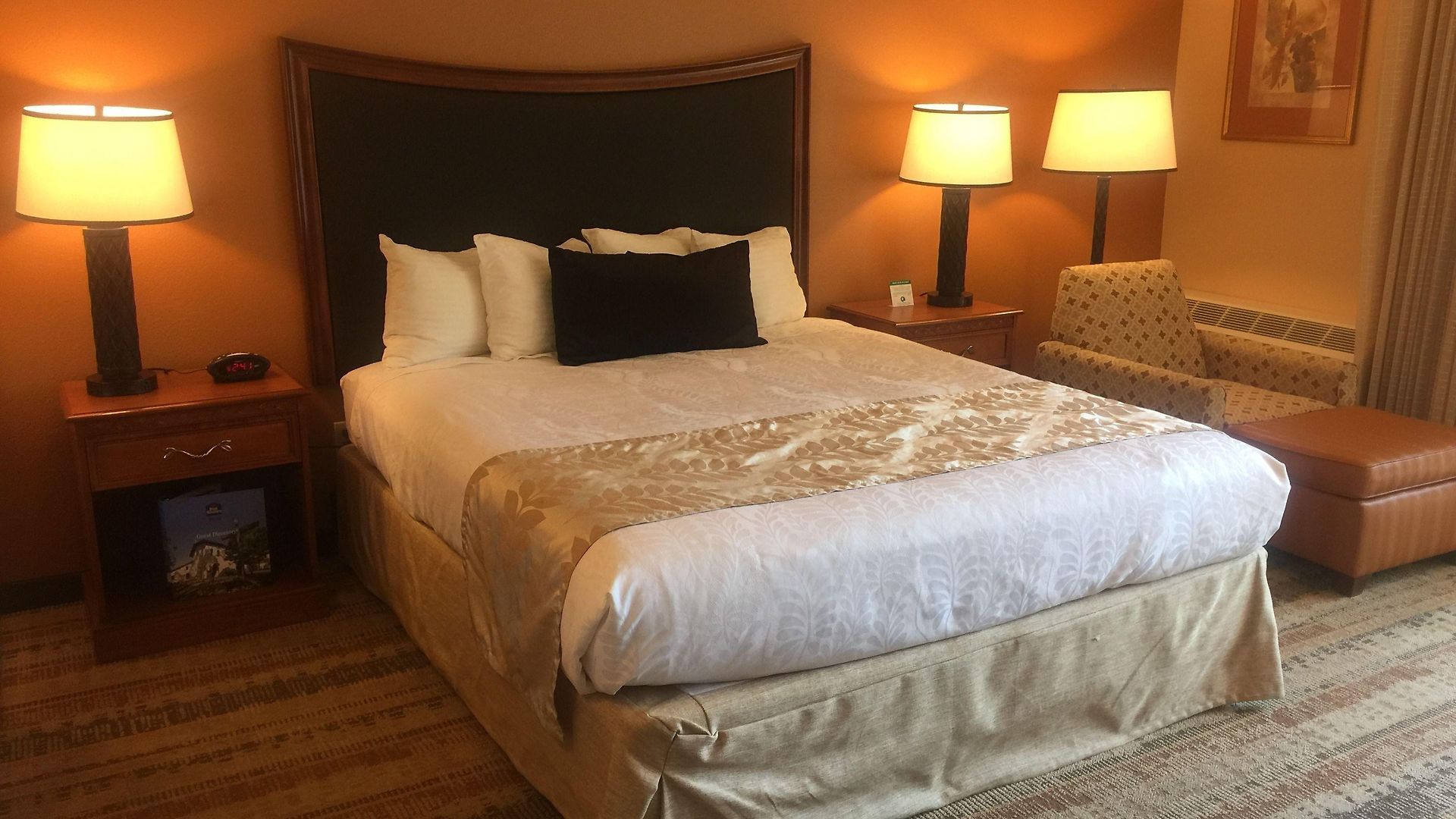 Western Royal Oak 3* San Luis Obispo