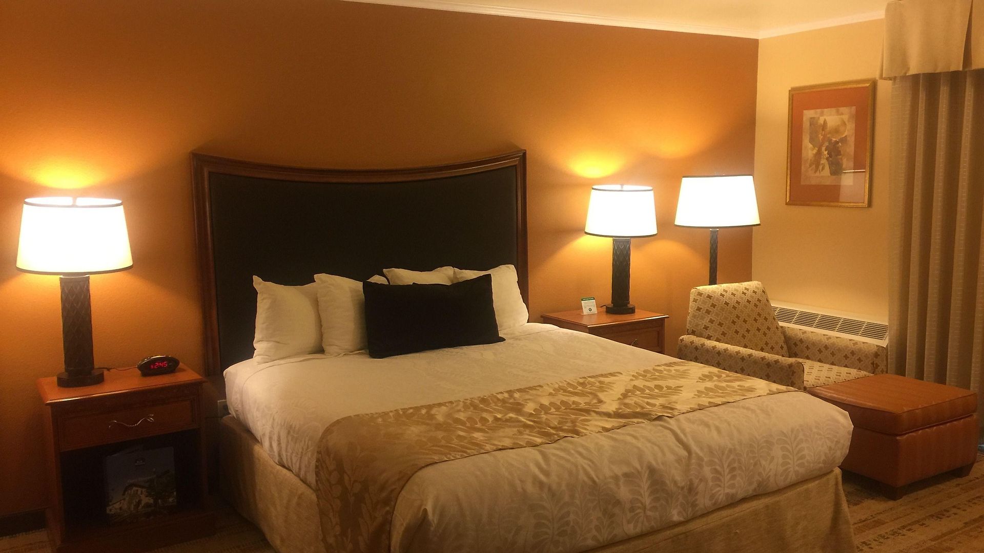 Western Royal Oak Hotel 3*