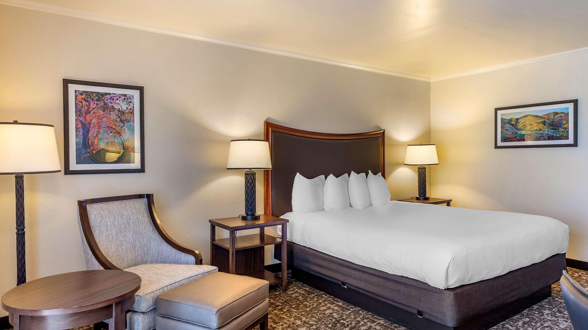 Western Royal Oak Hotel 3*