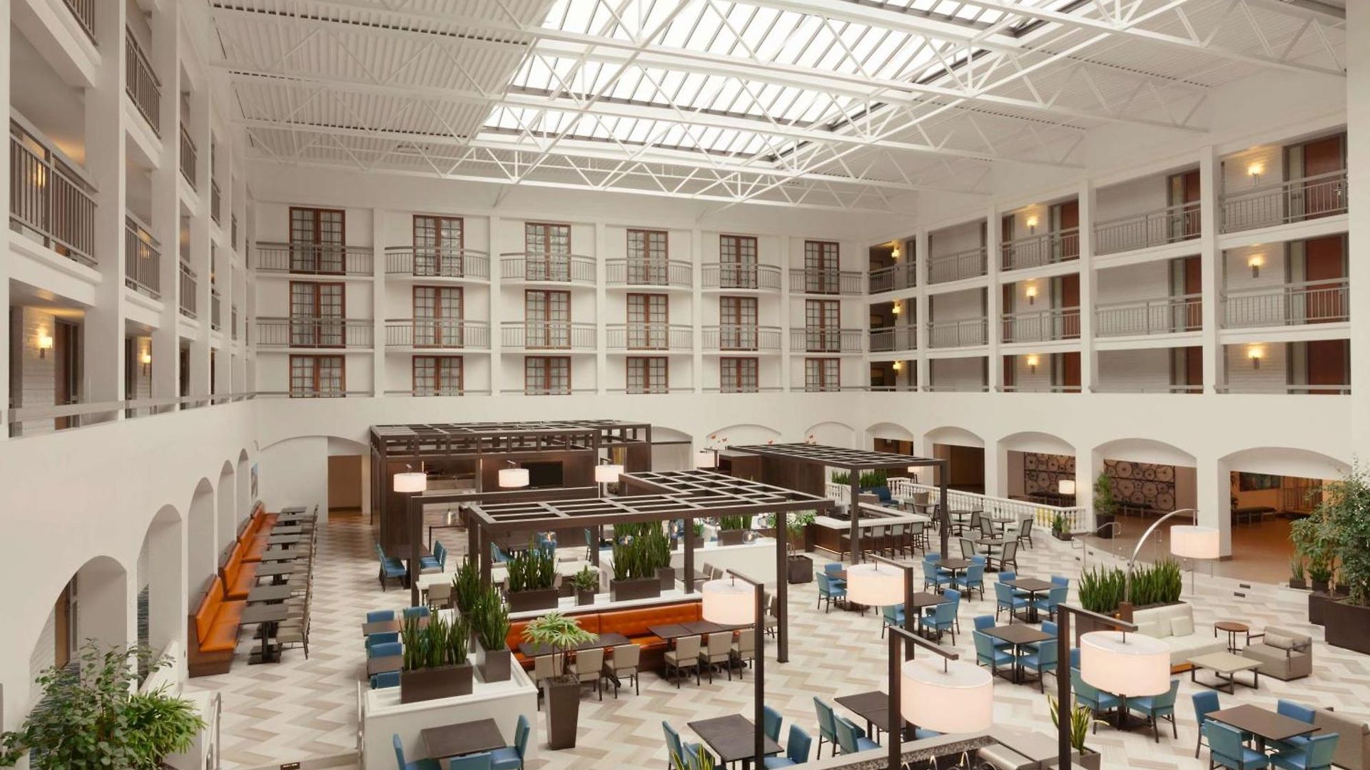 Embassy Hotel 4*