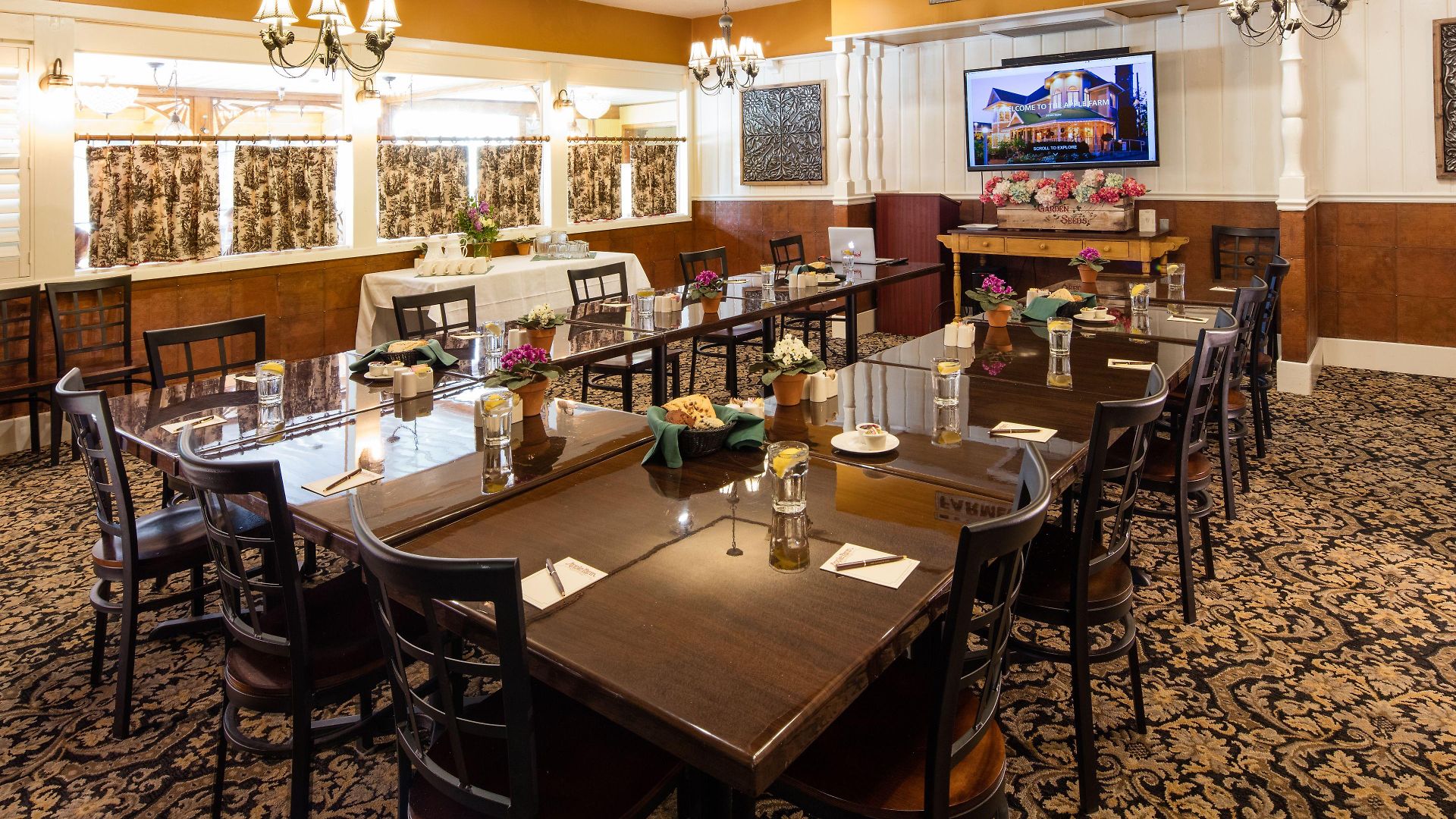 Apple Farm 3* San Luis Obispo