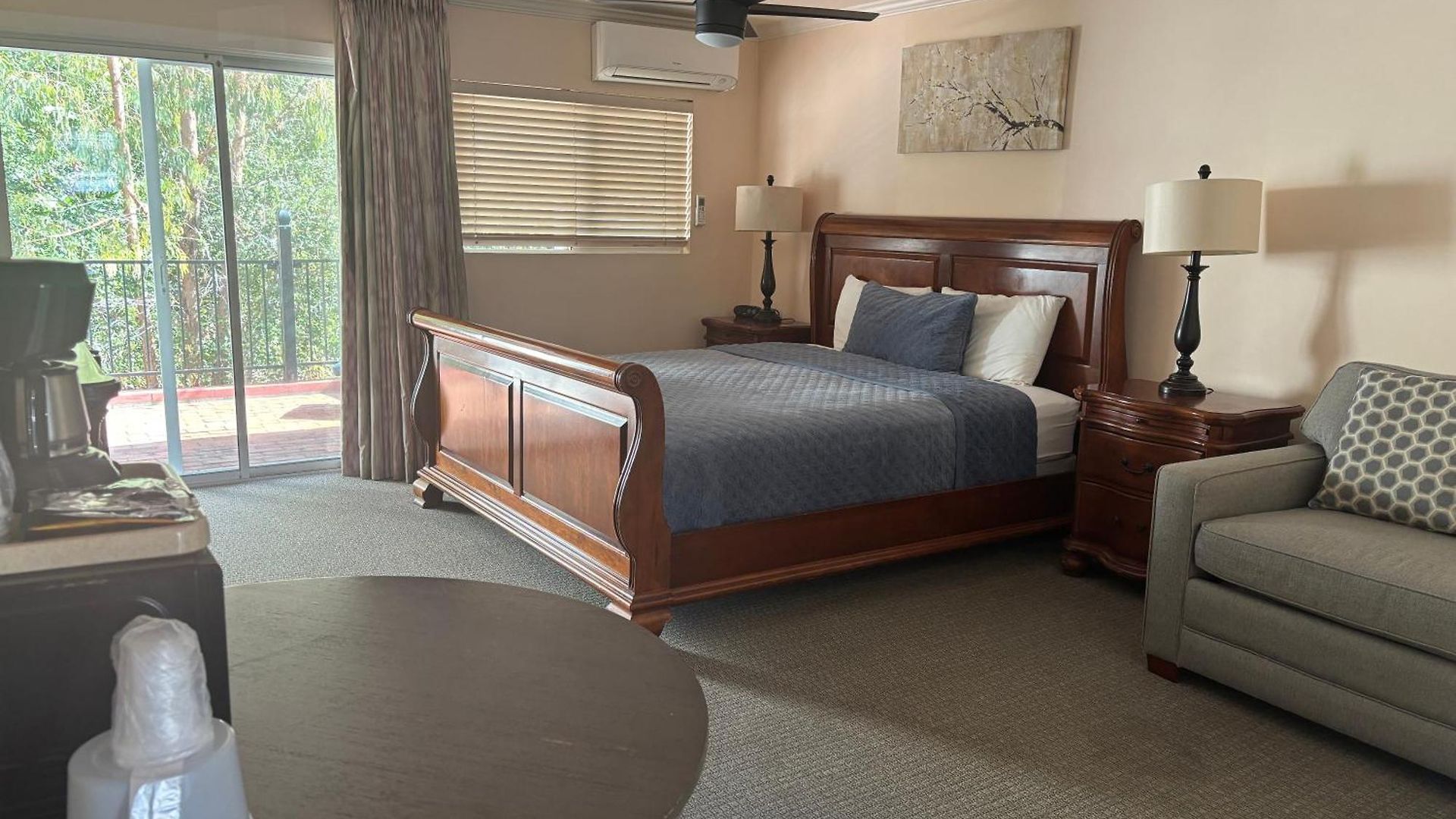 Peach Tree Inn 2*