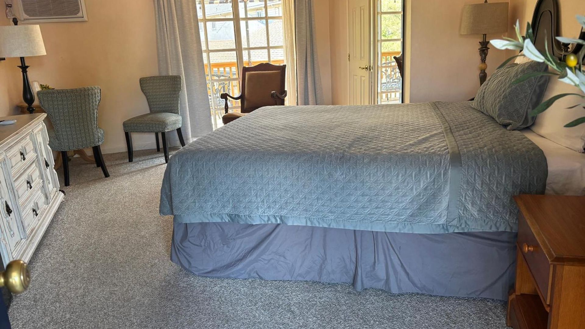 Peach Tree Inn 2*