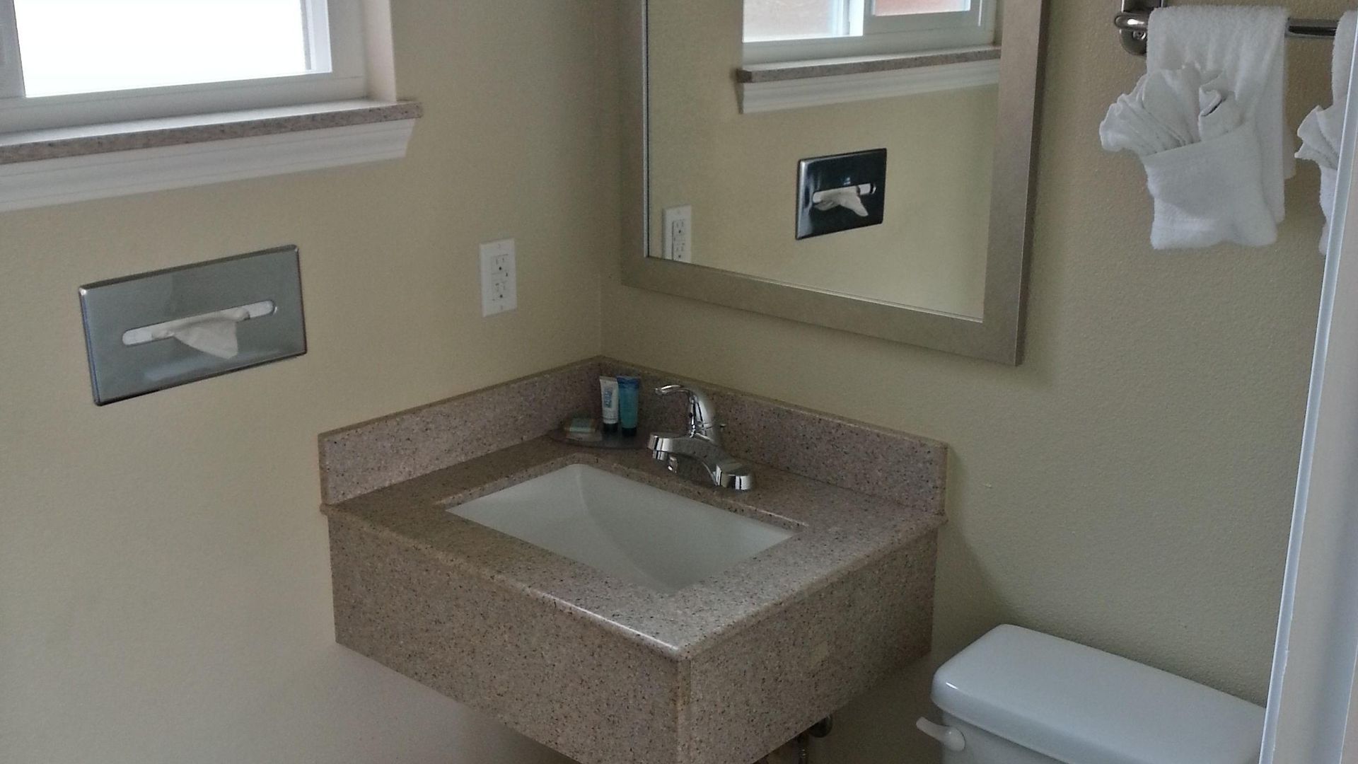 Avenue Downtown District Slo Inn 3*
