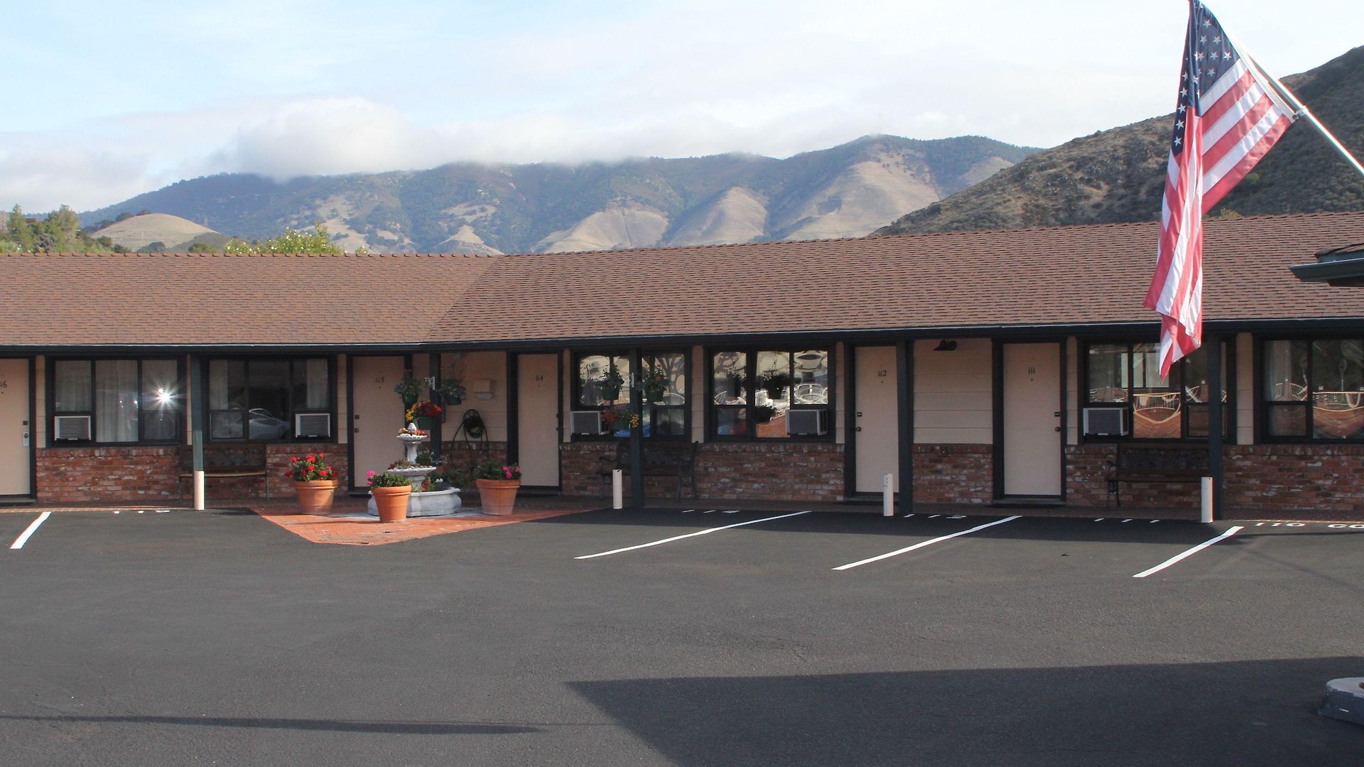 Peach Tree Inn 2*