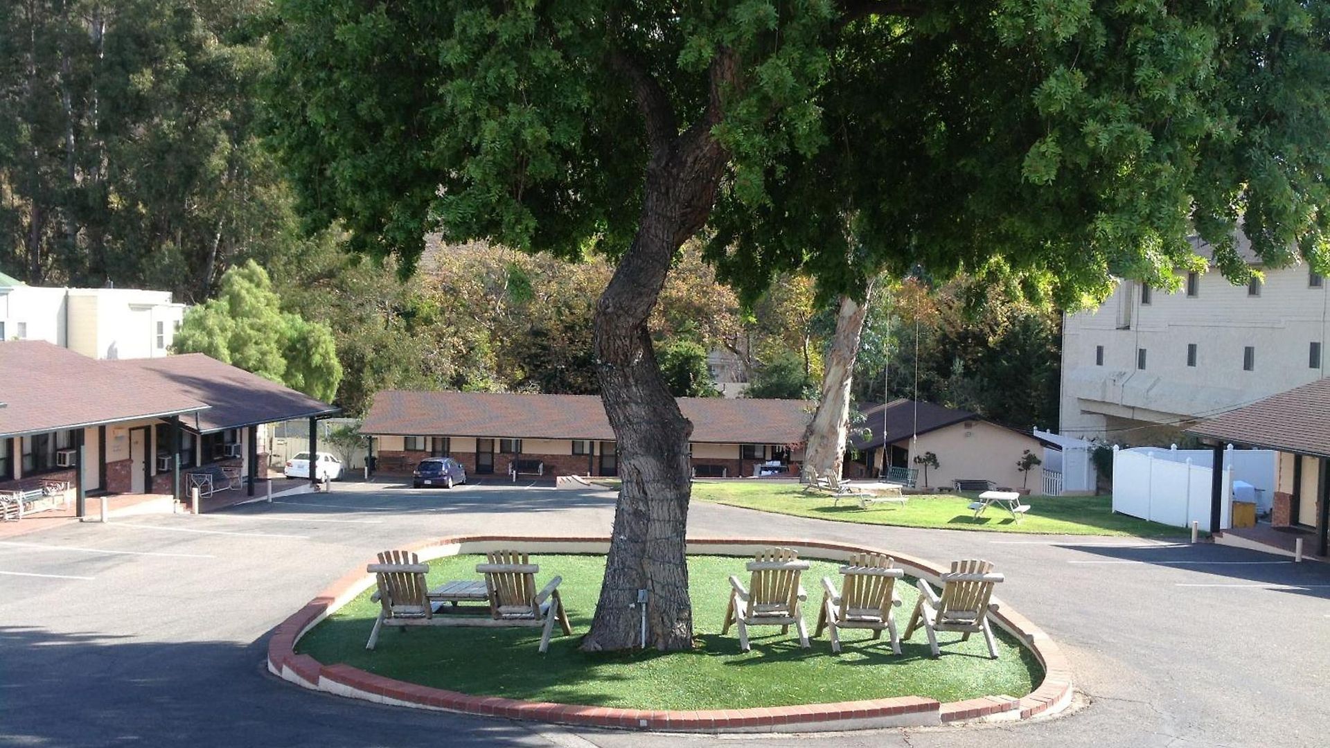 Peach Tree Inn