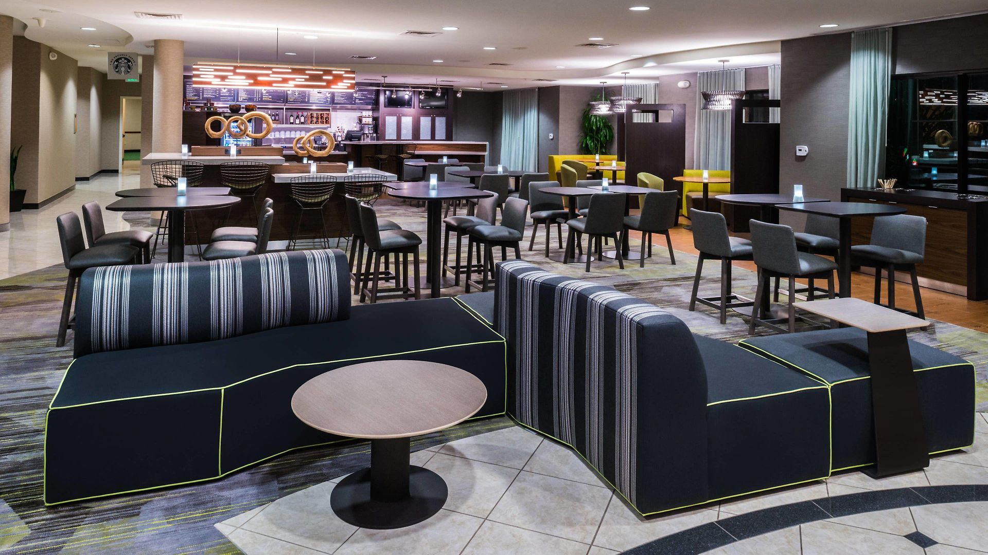 Courtyard By Marriott Hotel