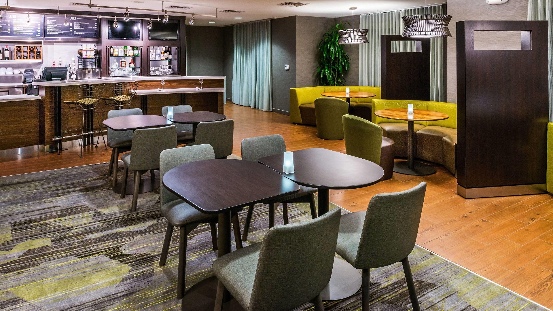 Courtyard By Marriott