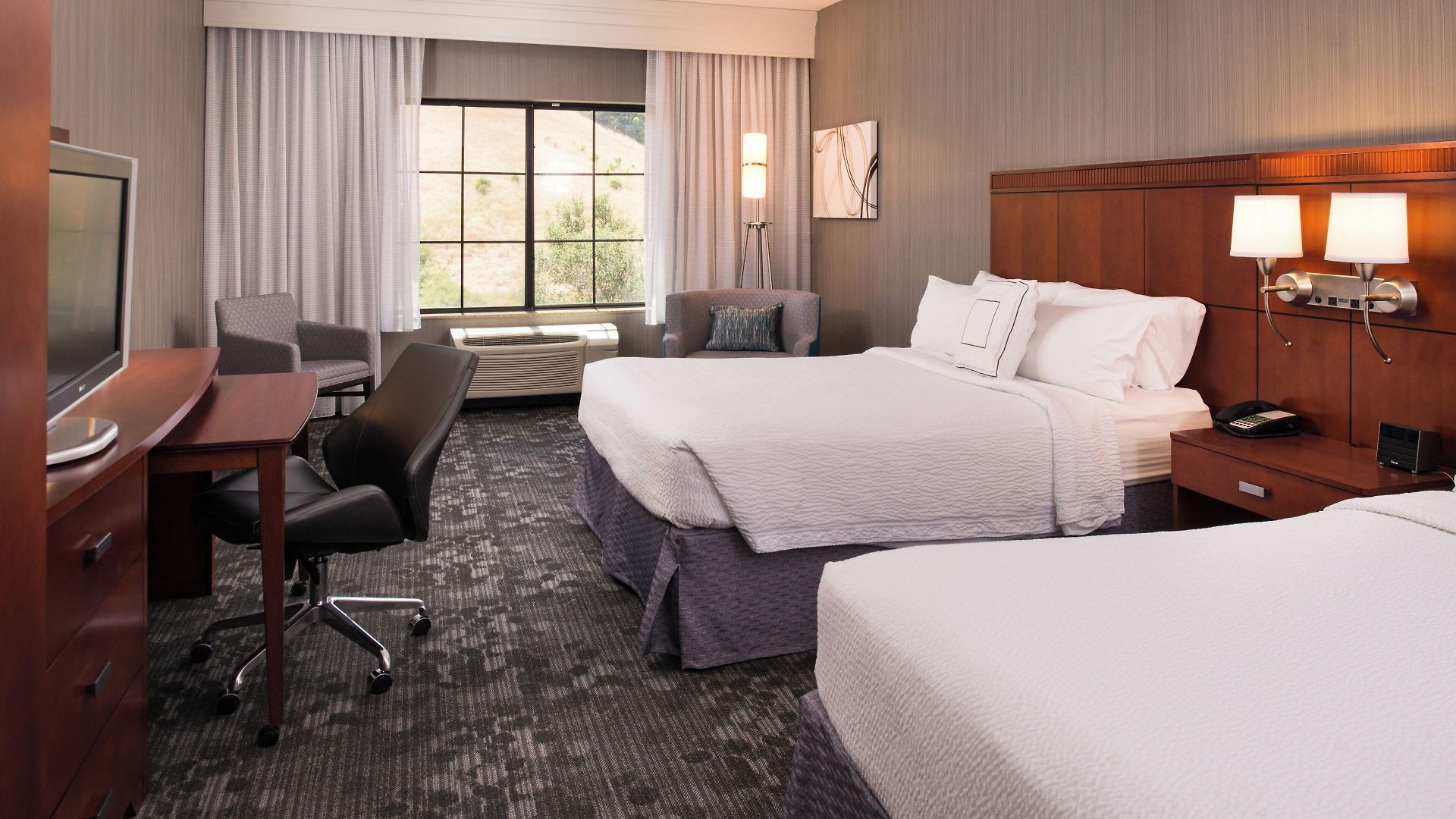 Courtyard By Marriott Hotel
