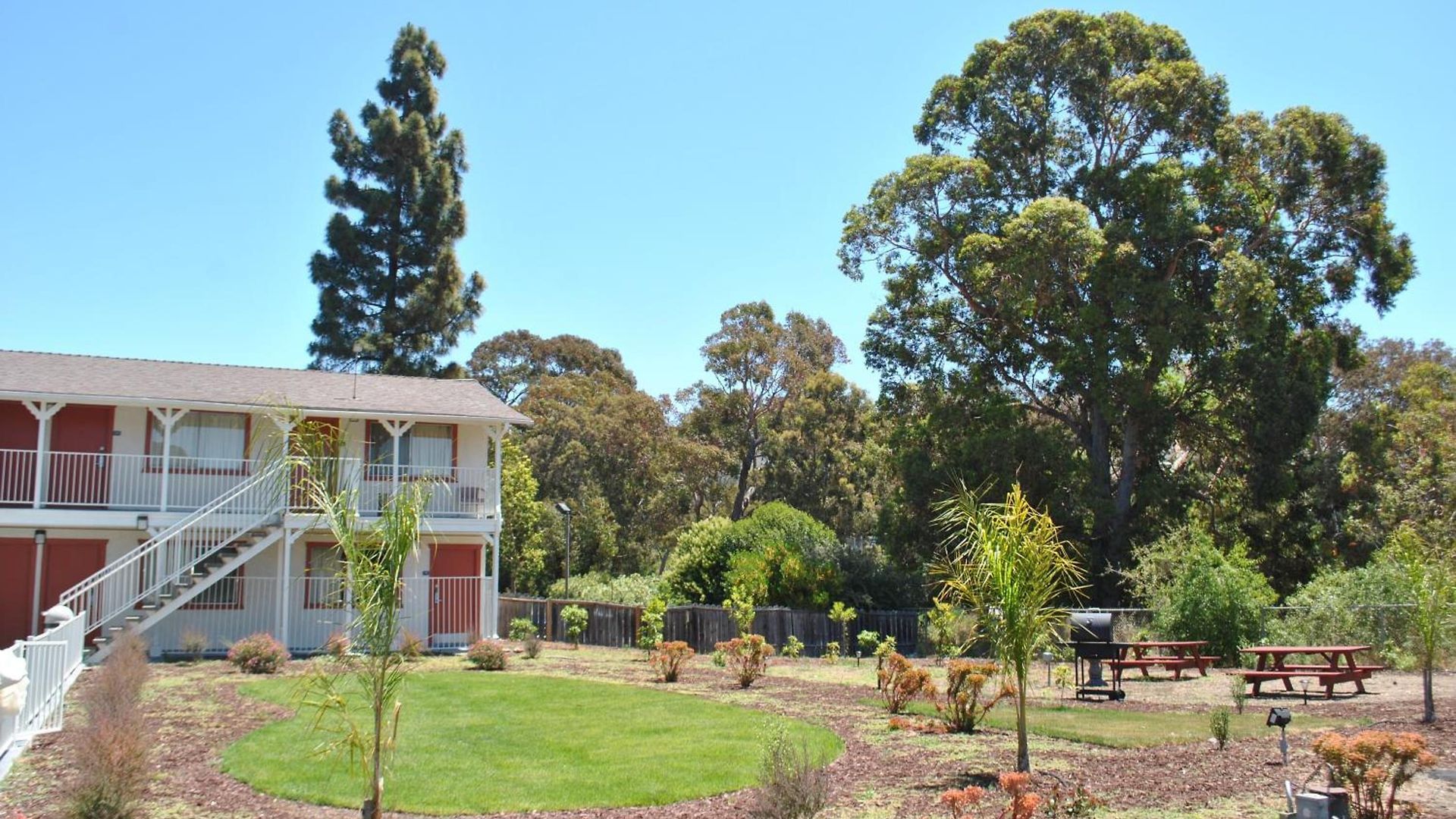 Budget 2* San Luis Obispo