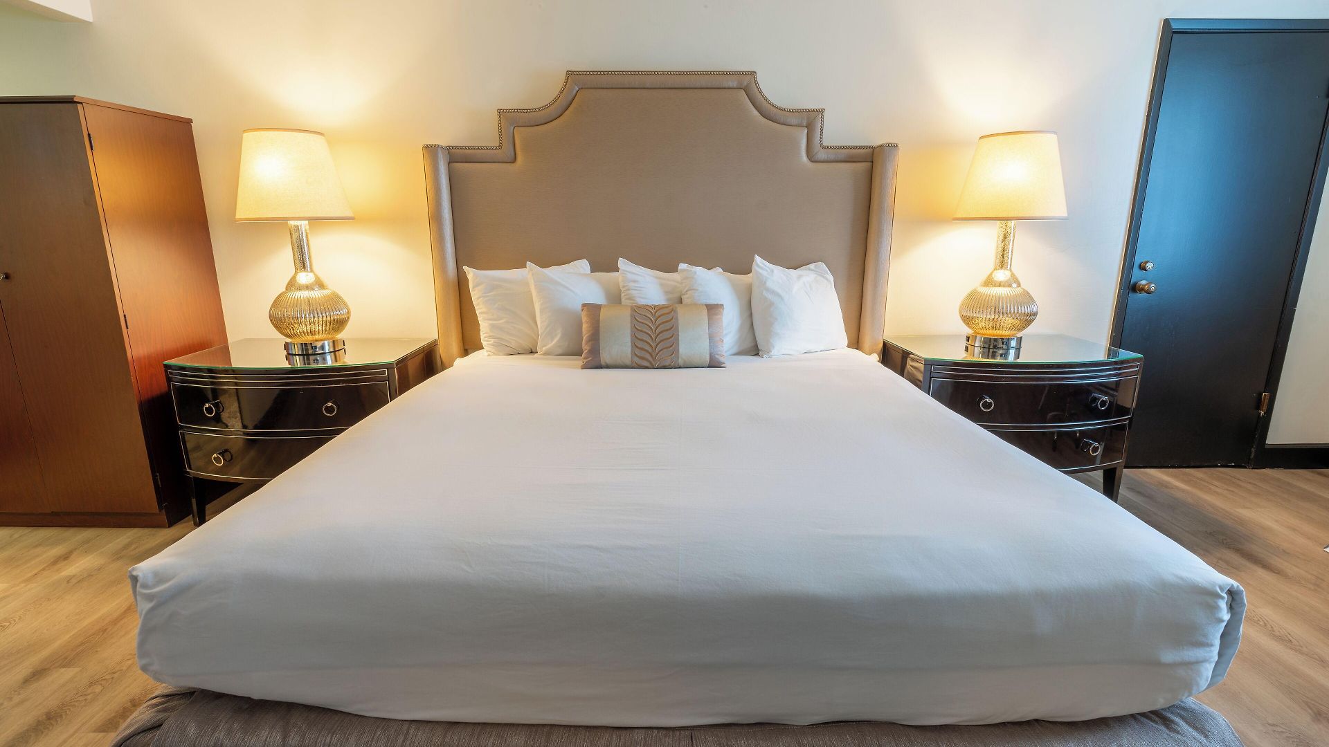 Sands & Hotel San Luis Obispo