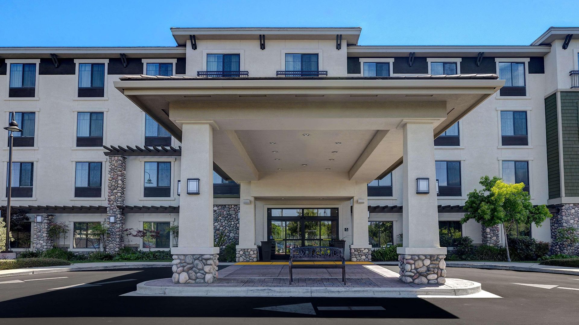 Hotel Hampton & 3*