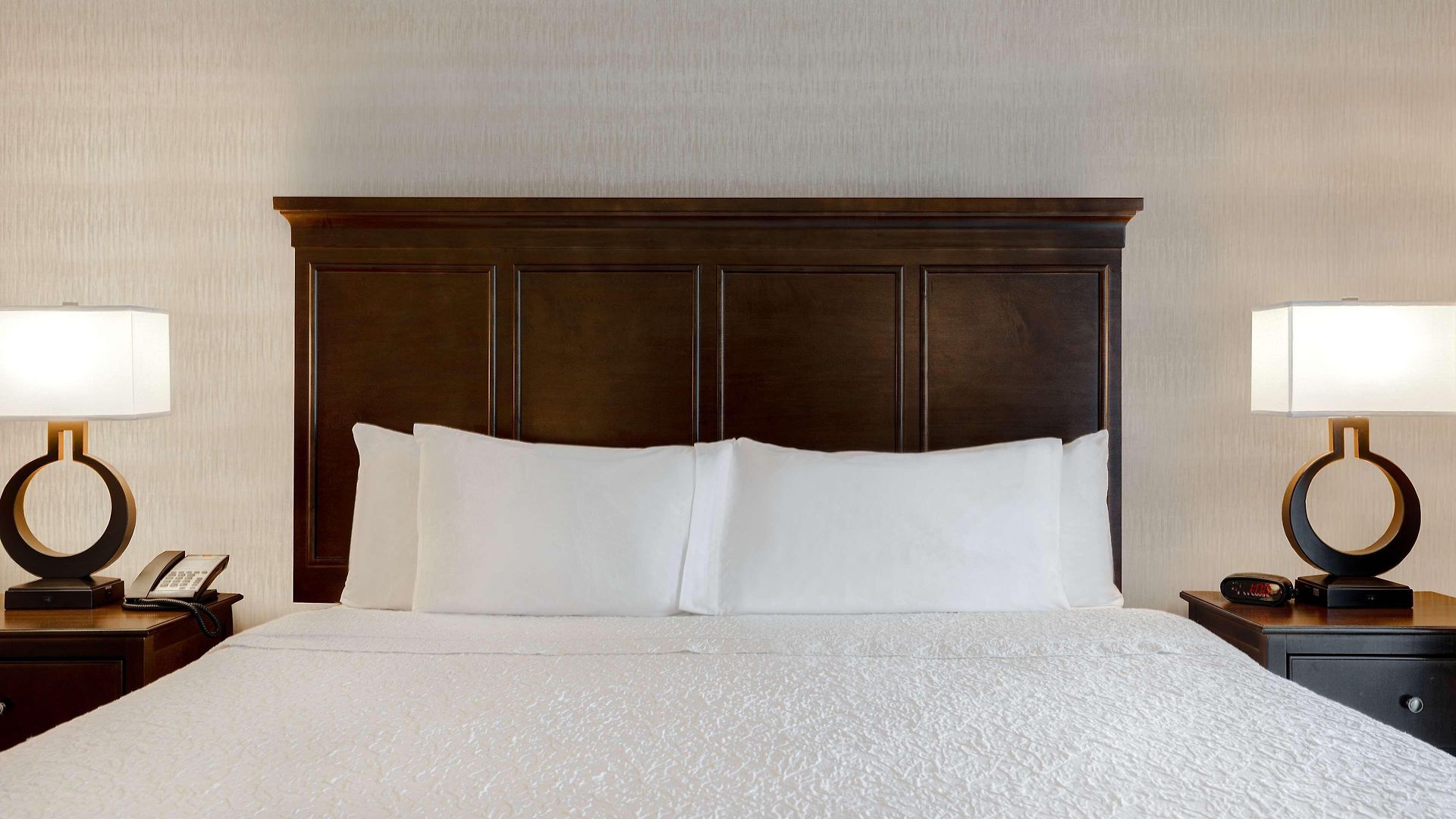 Hampton & Hotel 3*