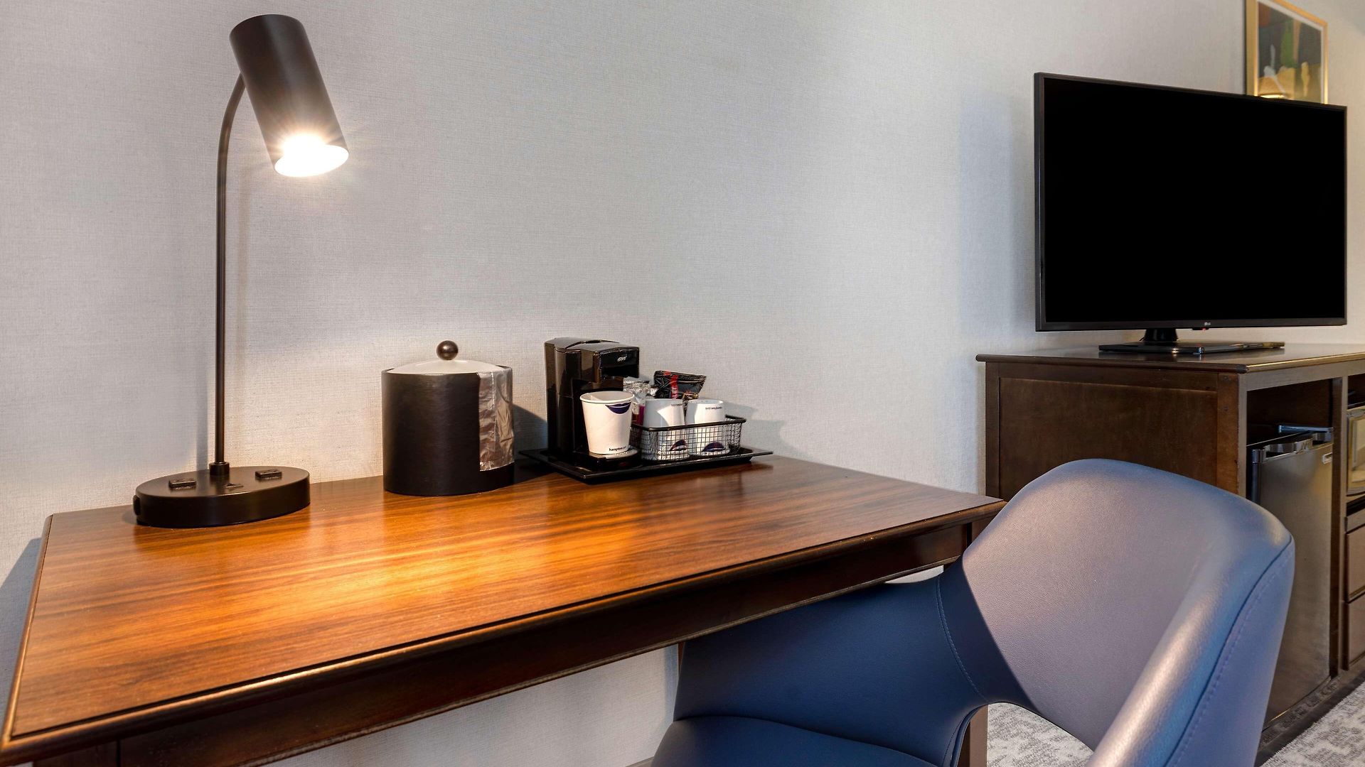 Hampton & Hotel 3*