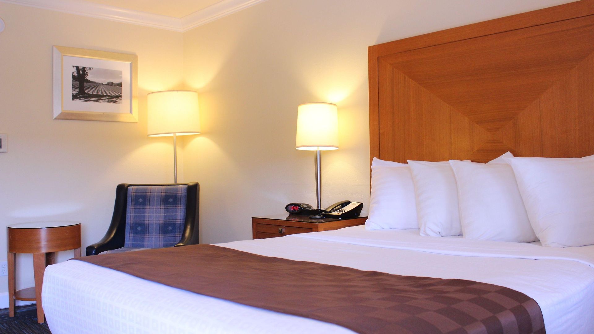 Hotel At 3*